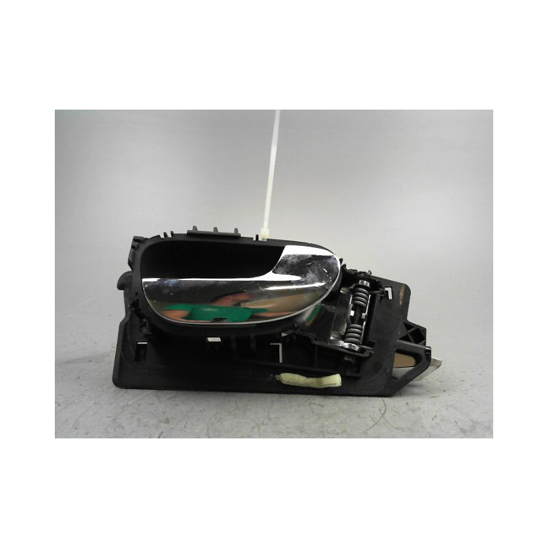 POIGNEE INTERIEURE PORTE AVANT DROIT PEUGEOT 307 SW Phase 2 2005-2008