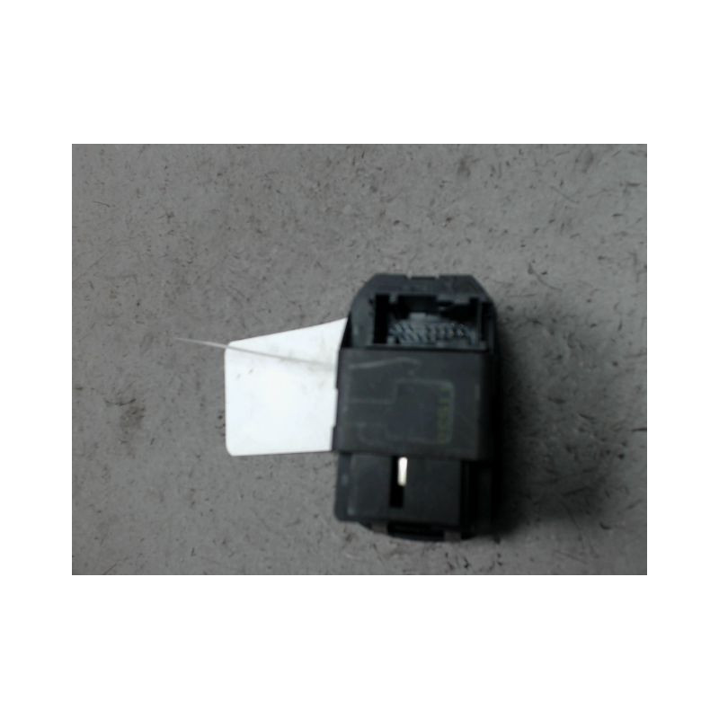 COMMANDE LEVE-GLACE PORTE AVG PEUGEOT 206