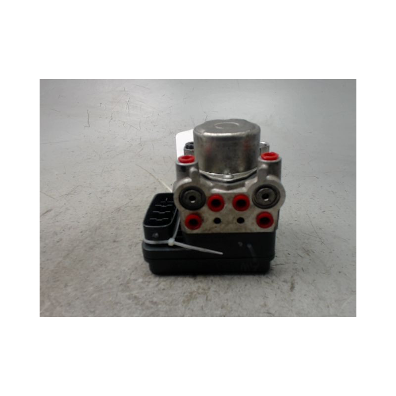 UNITE HYDRAULIQUE ABS TOYOTA YARIS