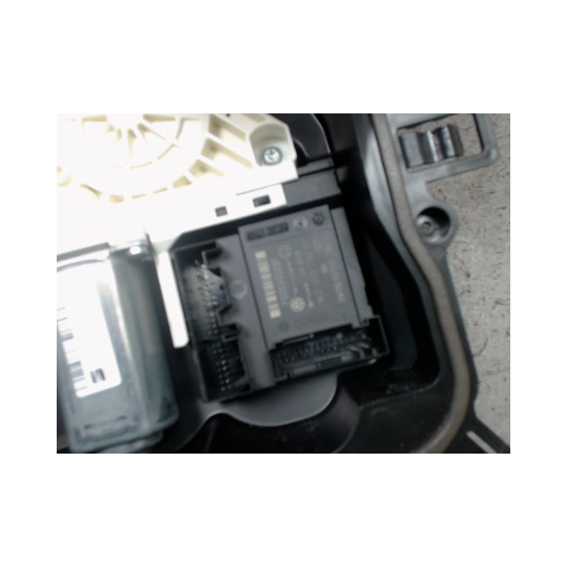 MECANISME+MOTEUR LEVE-GLACE AVANT DROIT SEAT LEON