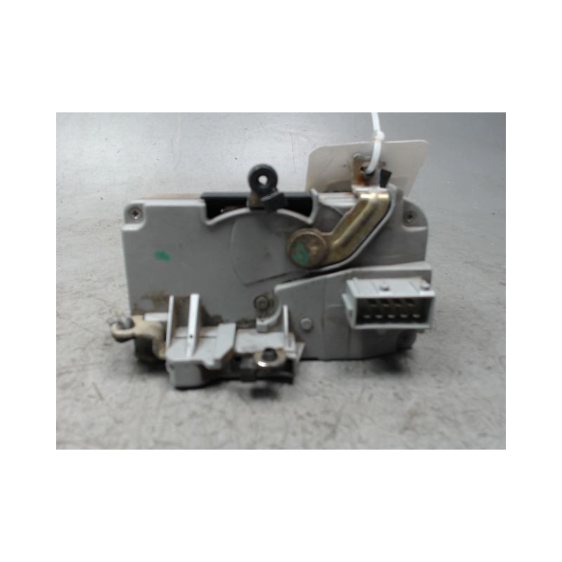 SERRURE PORTE AVANT DROIT PEUGEOT 406