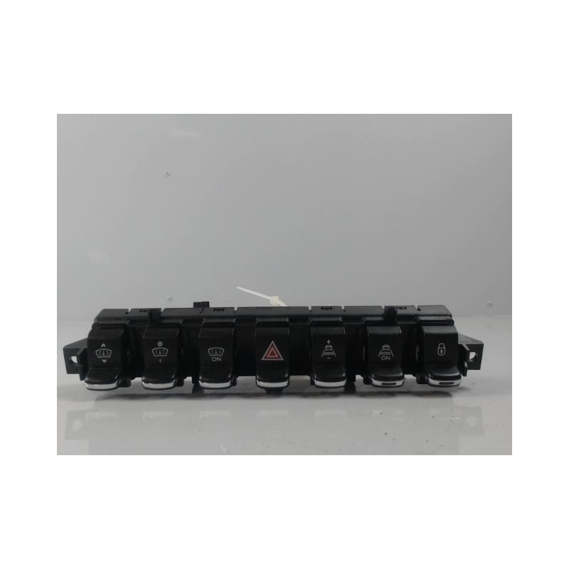 BOUTON DE WARNING PEUGEOT 3008 2009-