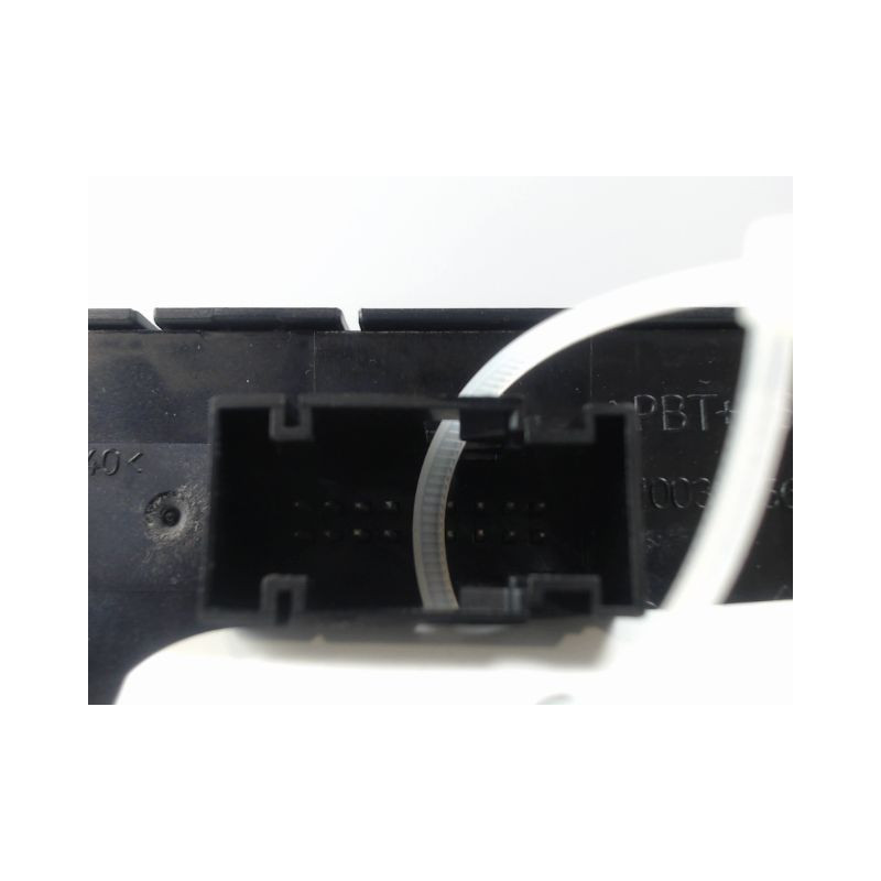 BOUTON DE WARNING PEUGEOT 3008 2009-
