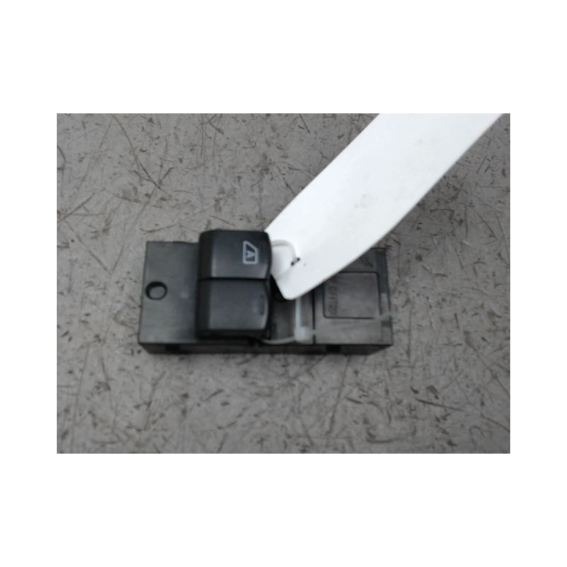 COMMANDE LEVE-GLACE PORTE AVG NISSAN MICRA