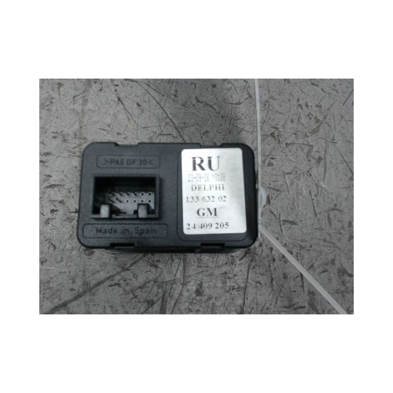COMMANDE LEVE-GLACE PORTE AVG OPEL MERIVA