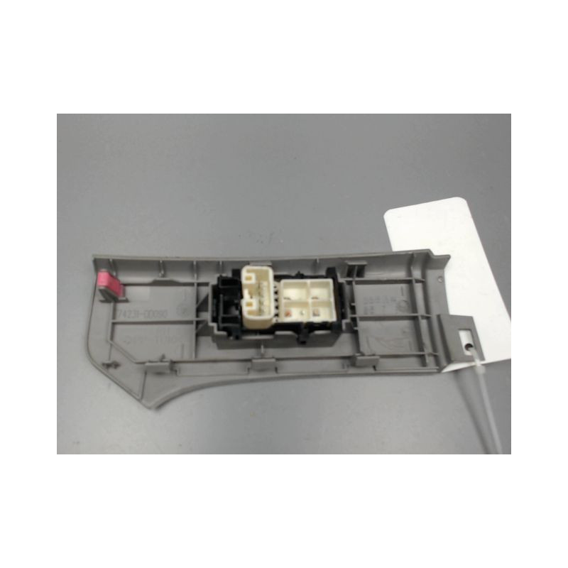 COMMANDE LEVE-GLACE PORTE AVD TOYOTA YARIS
