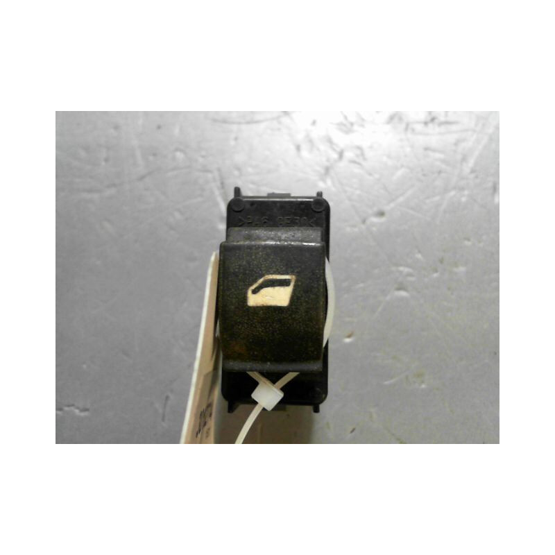 COMMANDE LEVE-GLACE PORTE AVD CITROEN DS4