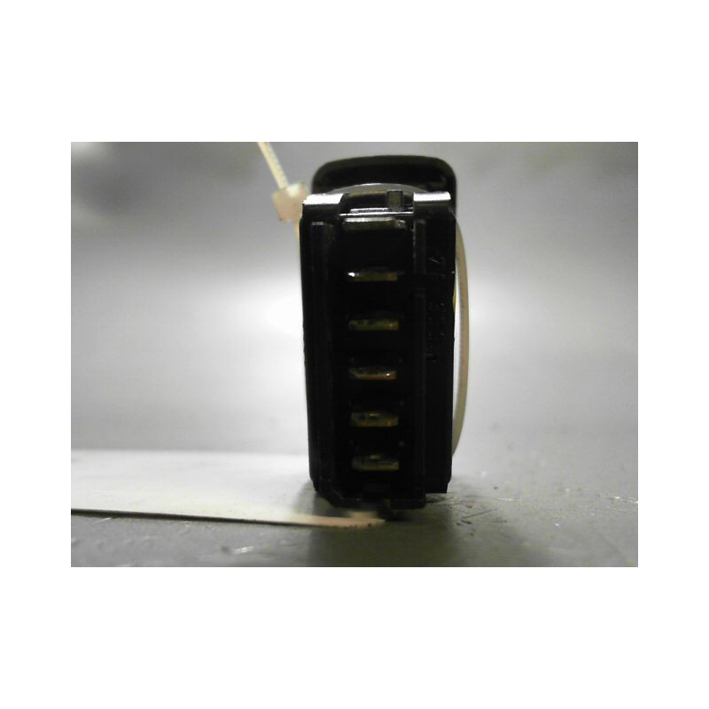 COMMANDE LEVE-GLACE PORTE AVD RENAULT TWINGO