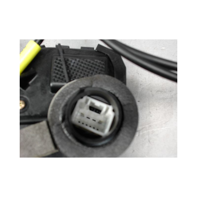SERRURE PORTE AVANT DROIT TOYOTA COROLLA