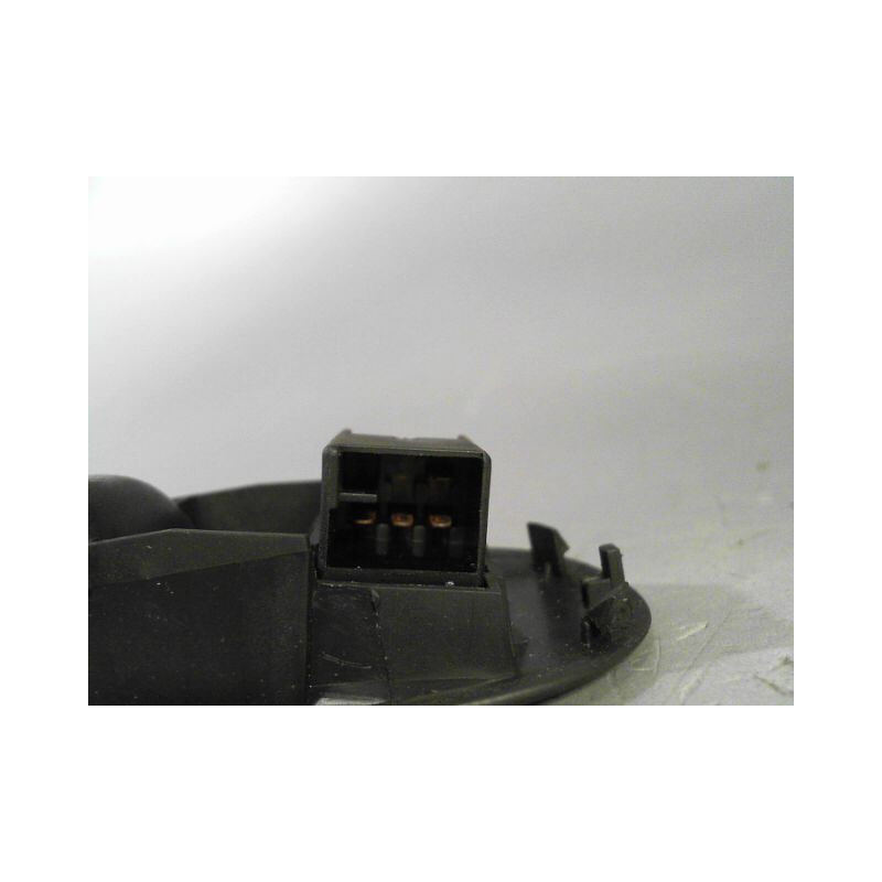 COMMANDE LEVE-GLACE PORTE AVD VOLKSWAGEN GOLF