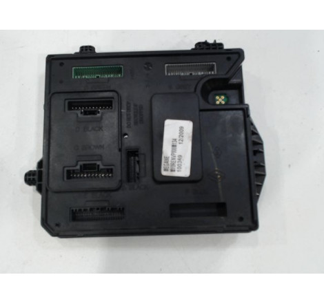 PLATINE FUSIBLE AV
