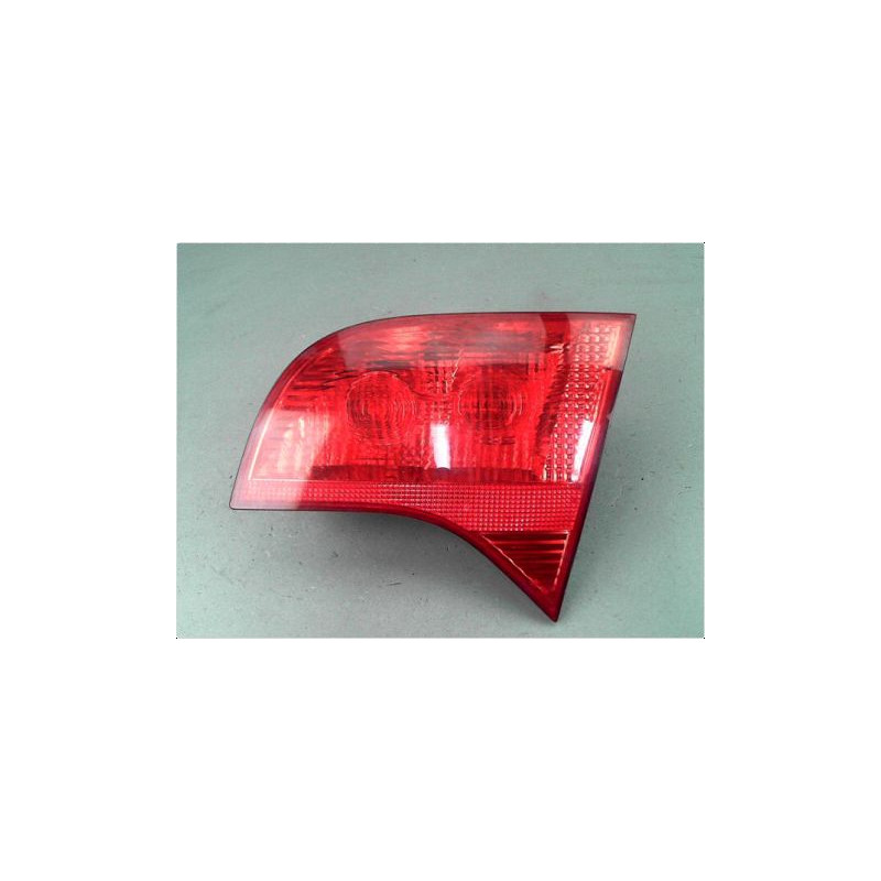 FEU ARRIERE INTERIEUR DROIT AUDI A4 AVANT 04-08