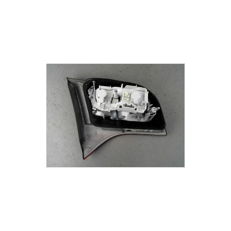FEU ARRIERE INTERIEUR DROIT AUDI A4 AVANT 04-08