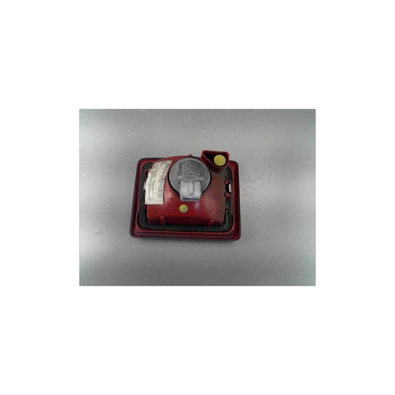 FEU BROUILLARD ARRIERE DROIT PEUGEOT 407 SW