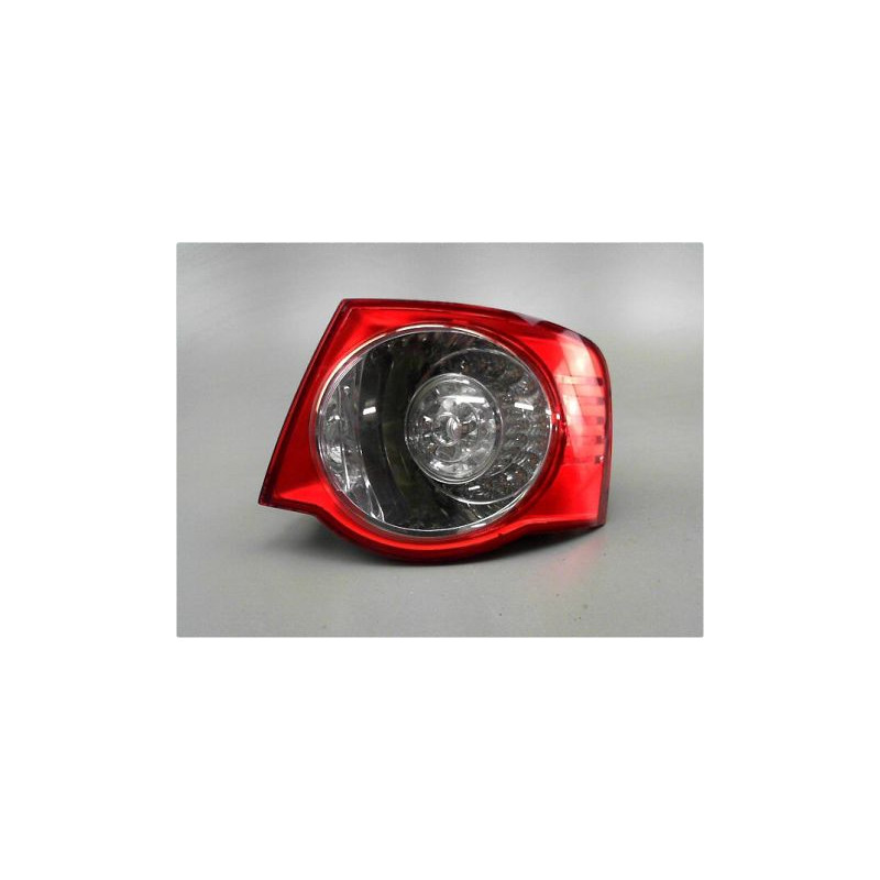 FEU ARRIERE DROIT VOLKSWAGEN JETTA 05-10