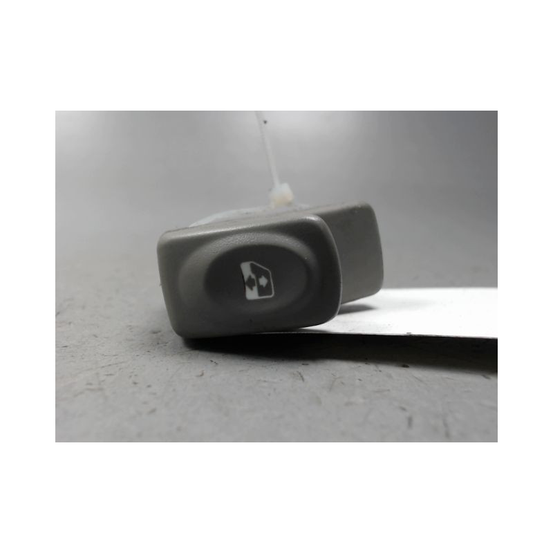 COMMANDE LEVE-GLACE PORTE AVD RENAULT TWINGO