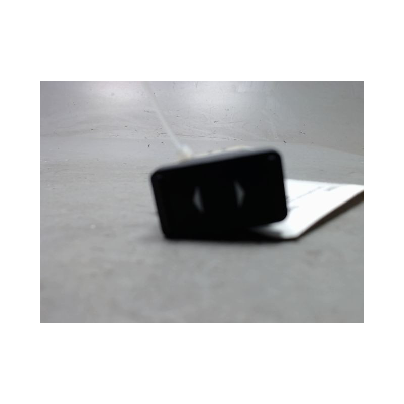 COMMANDE LEVE-GLACE PORTE AVD FORD FOCUS