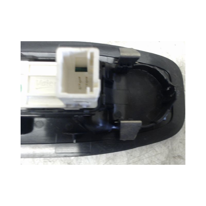 COMMANDE LEVE-GLACE PORTE AVD PEUGEOT 208