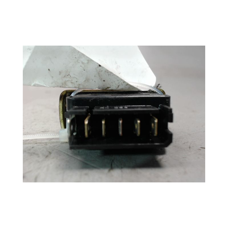 COMMANDE LEVE-GLACE PORTE AVD RENAULT MEGANE