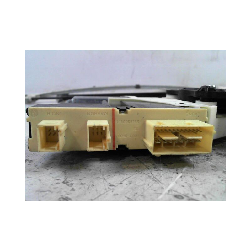 MECANISME+MOTEUR LEVE-GLACE AVANT DROIT PEUGEOT 807