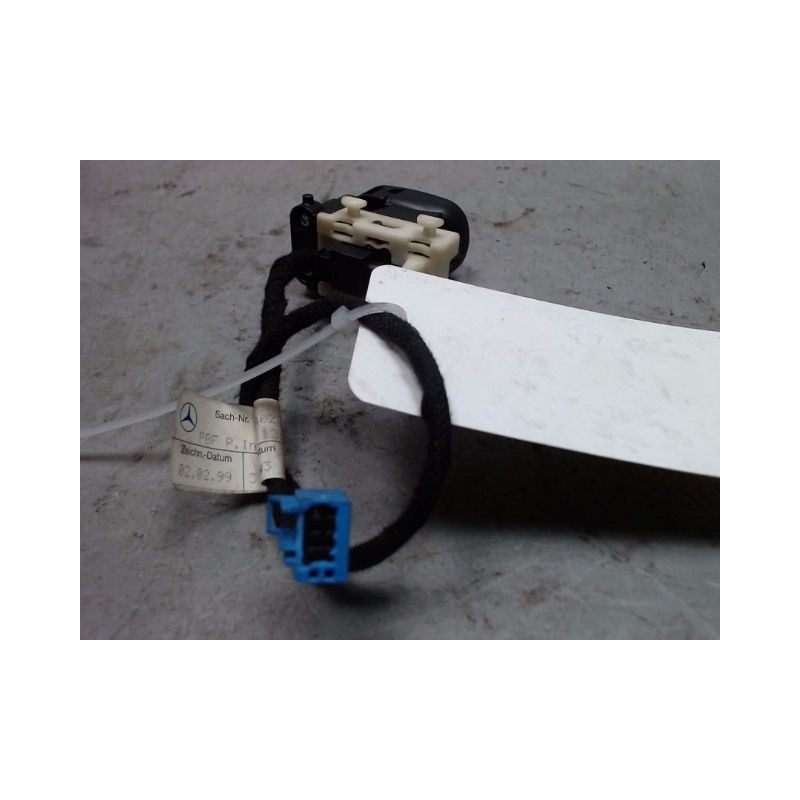 COMMANDE LEVE-GLACE PORTE AVD MERCEDES CLASSE C