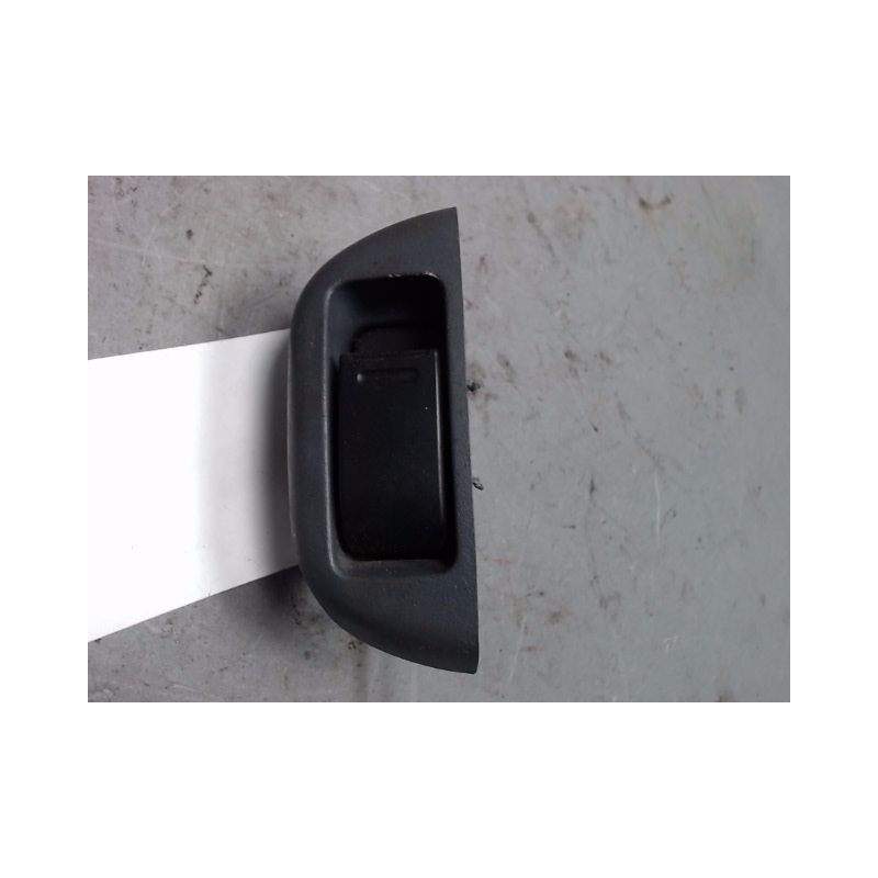 COMMANDE LEVE-GLACE PORTE AVD PEUGEOT 107