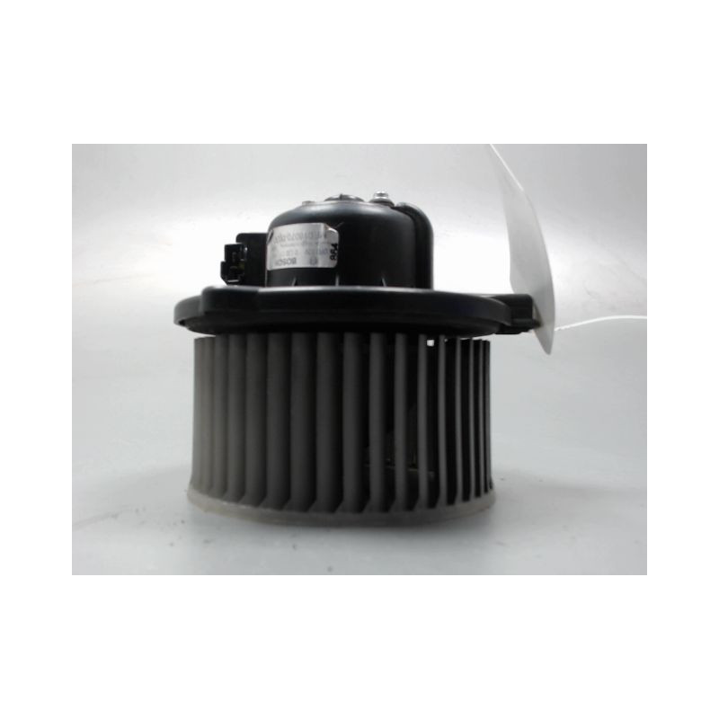 MOTEUR VENTILATEUR CHAUFFAGE TOYOTA AVENSIS