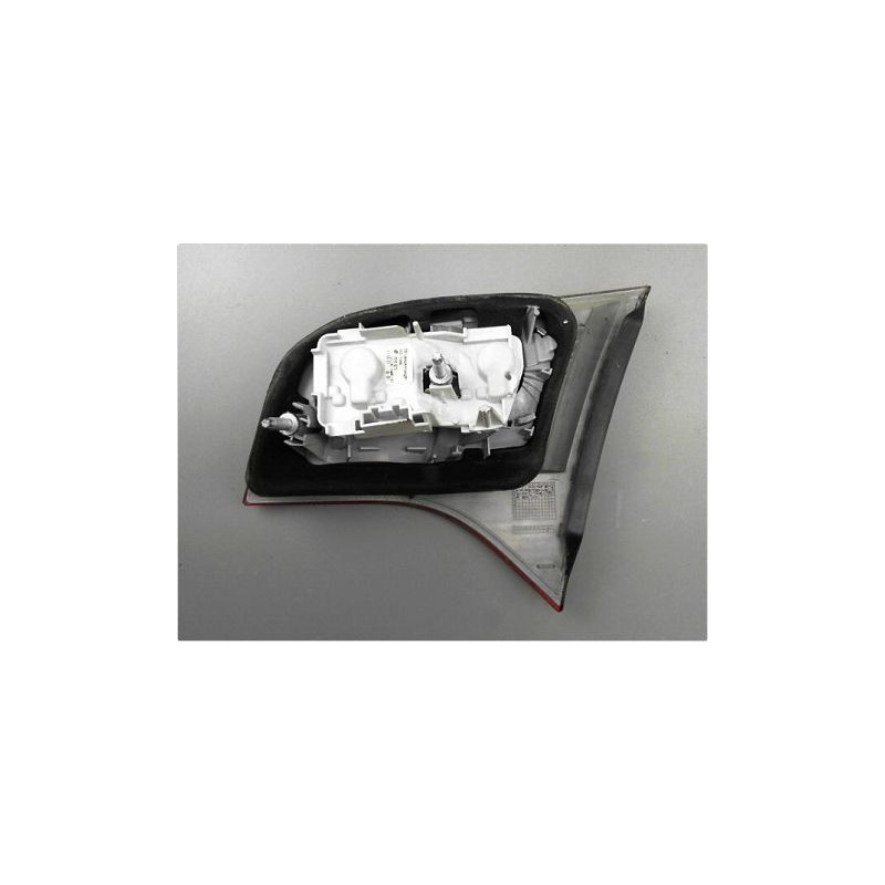 FEU ARRIERE INTERIEUR GAUCHE AUDI A4 AVANT 04-08
