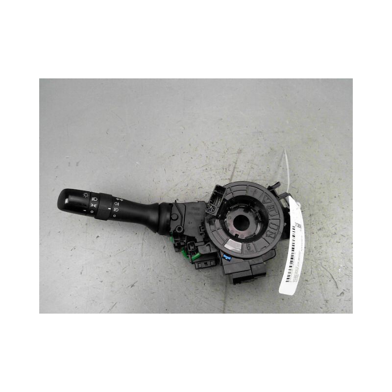 COMMANDE ECLAIRAGE TOYOTA VERSO 2010-