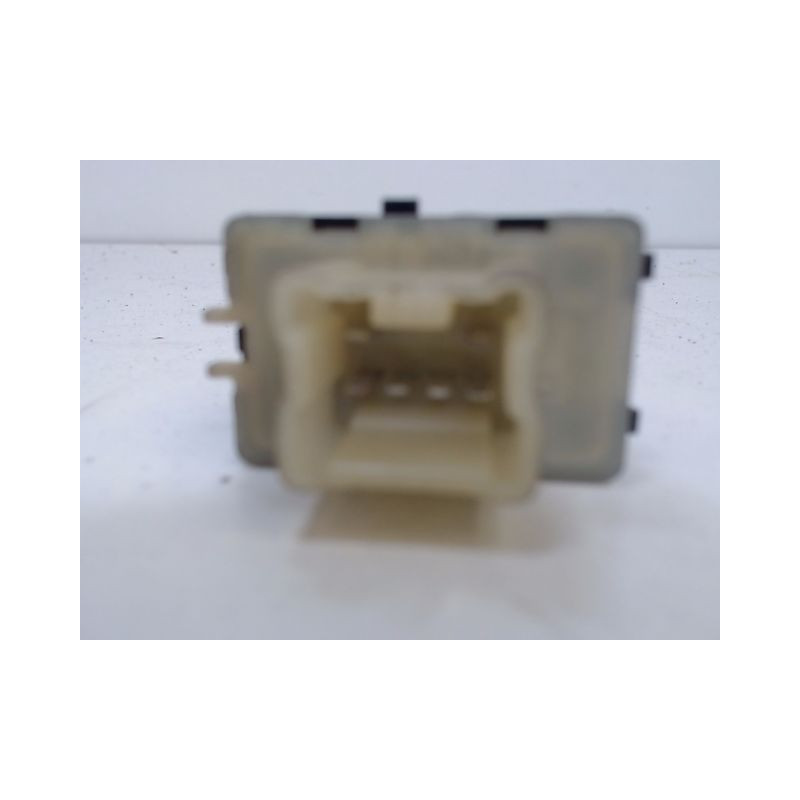 COMMANDE LEVE-GLACE PORTE AVD DACIA LOGAN