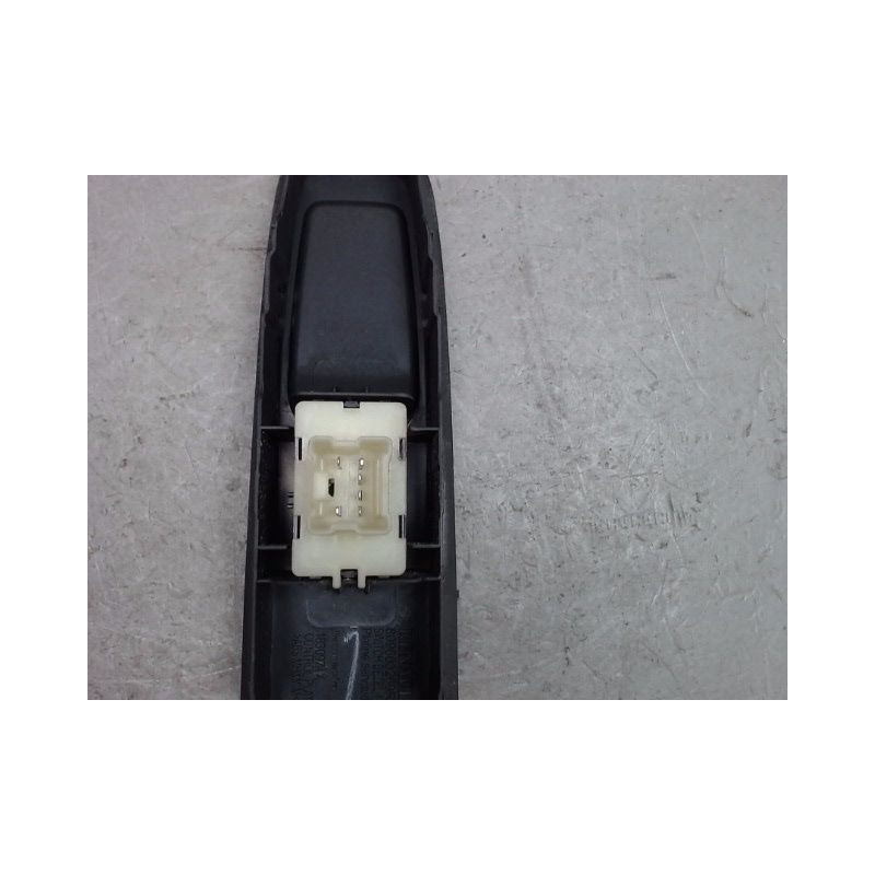COMMANDE LEVE-GLACE PORTE AVD RENAULT CLIO