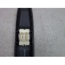 COMMANDE LEVE-GLACE PORTE AVD RENAULT CLIO