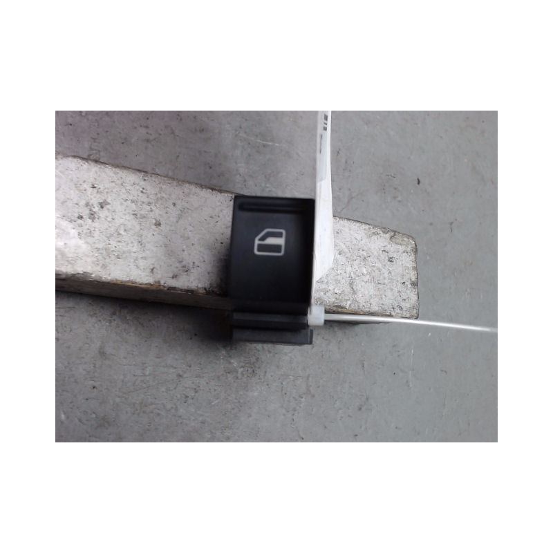 COMMANDE LEVE-GLACE PORTE AVD VOLKSWAGEN PASSAT SW 2005-