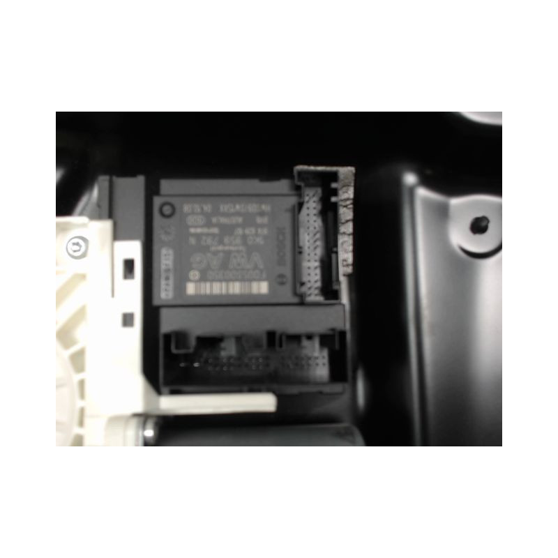 MECANISME+MOTEUR LEVE-GLACE AVANT DROIT VOLKSWAGEN PASSAT SW 2005-