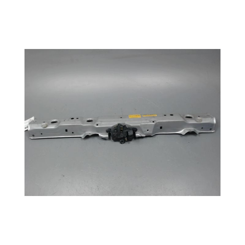 TRAVERSE SUPERIEURE ARMATURE AVANT TOYOTA YARIS VERSO -2003