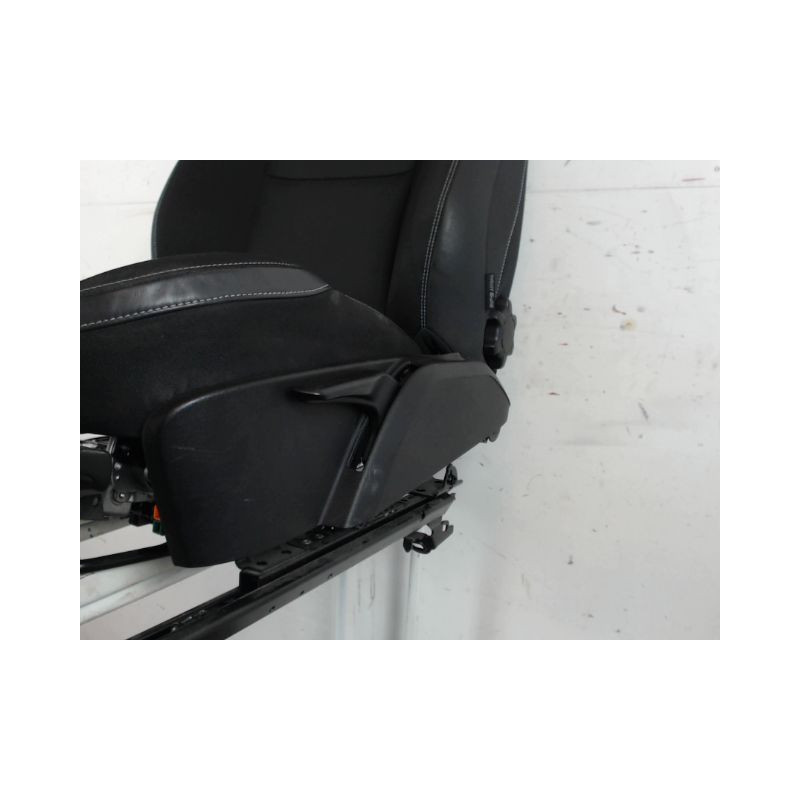 SIEGE AVANT GAUCHE VOLVO V40 2000-