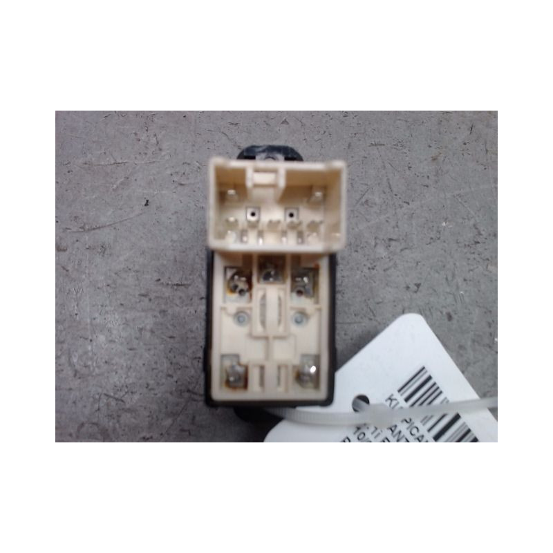 COMMANDE LEVE-GLACE PORTE AVD KIA PICANTO
