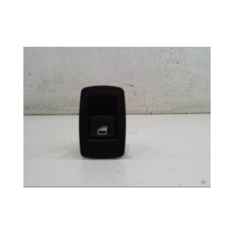 COMMANDE LEVE-GLACE PORTE ARG B.M.W. SERIE 1