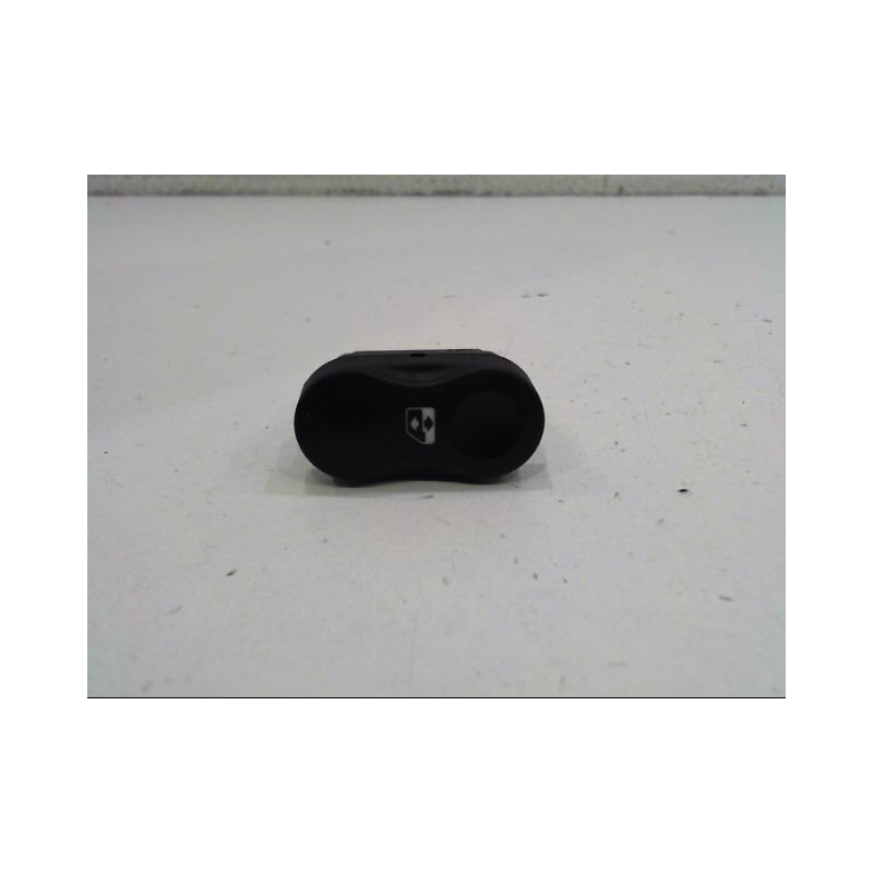 COMMANDE LEVE-GLACE PORTE AVD DACIA DUSTER
