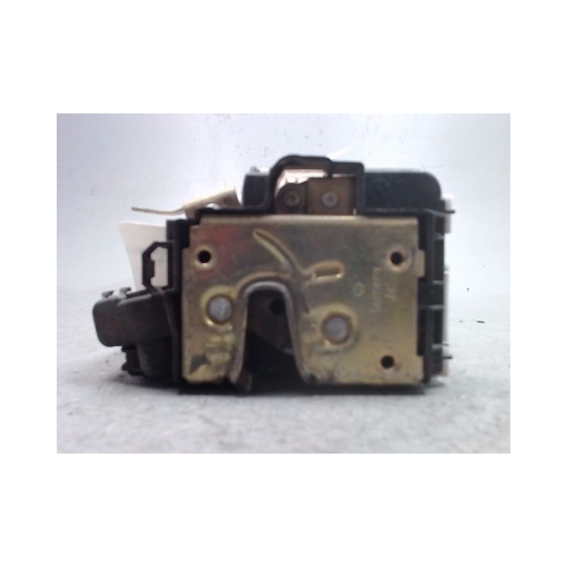 SERRURE PORTE AVANT DROIT VOLKSWAGEN GOLF III 92-97