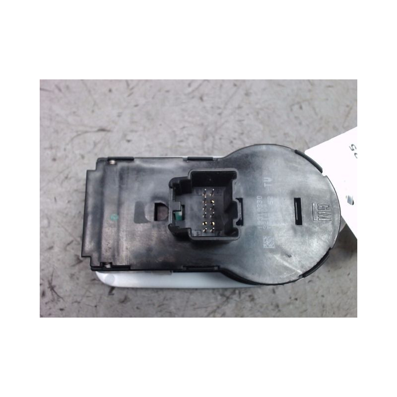 COMMANDE ECLAIRAGE OPEL CORSA