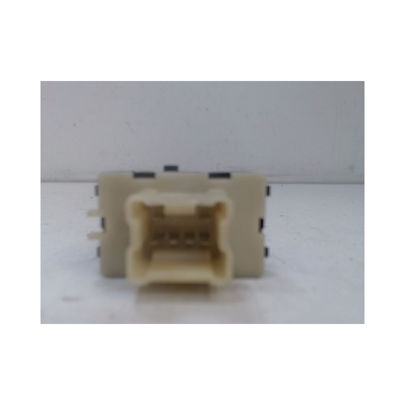 COMMANDE LEVE-GLACE PORTE AVD RENAULT TWINGO