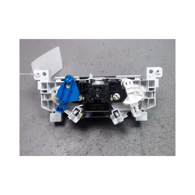 COMMANDE DE CHAUFFAGE DACIA SANDERO