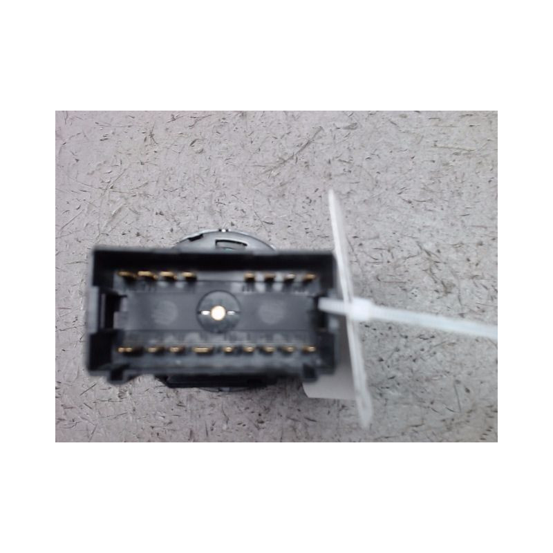 COMMANDE ECLAIRAGE AUDI A4 2004-