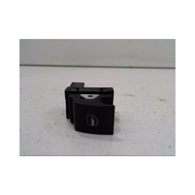 COMMANDE LEVE-GLACE PORTE AVD VOLKSWAGEN JETTA