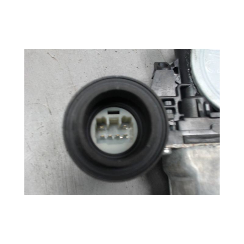 MECANISME+MOTEUR LEVE-GLACE AVANT GAUCHE SUZUKI SWIFT -03/05