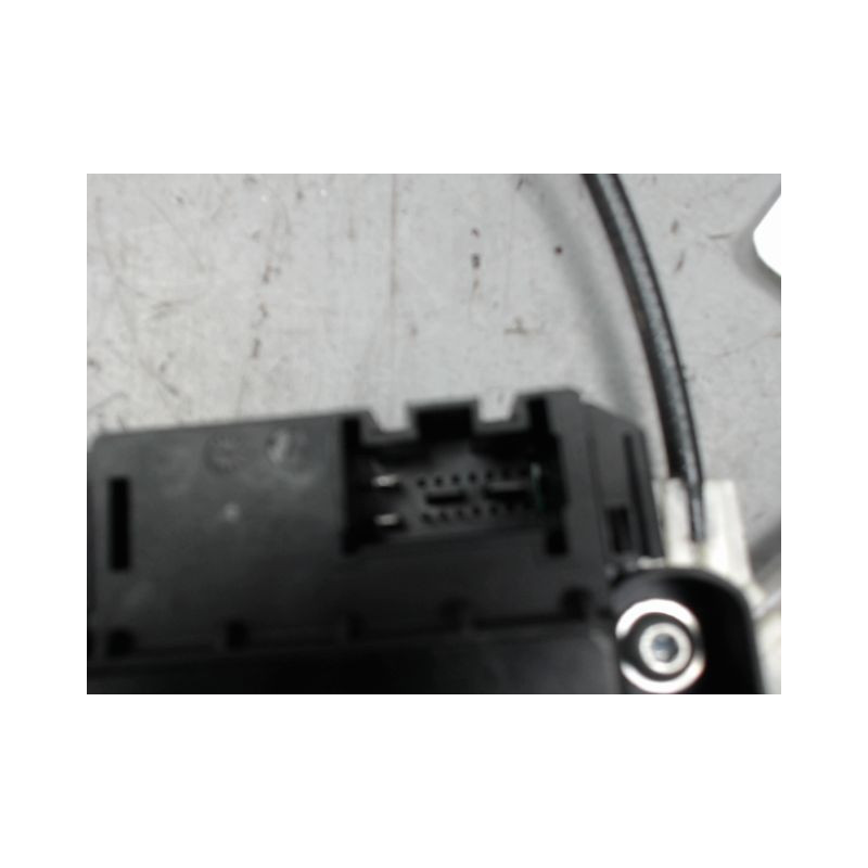 MECANISME+MOTEUR LEVE-GLACE ARRIERE DROIT VOLKSWAGEN POLO 2009-