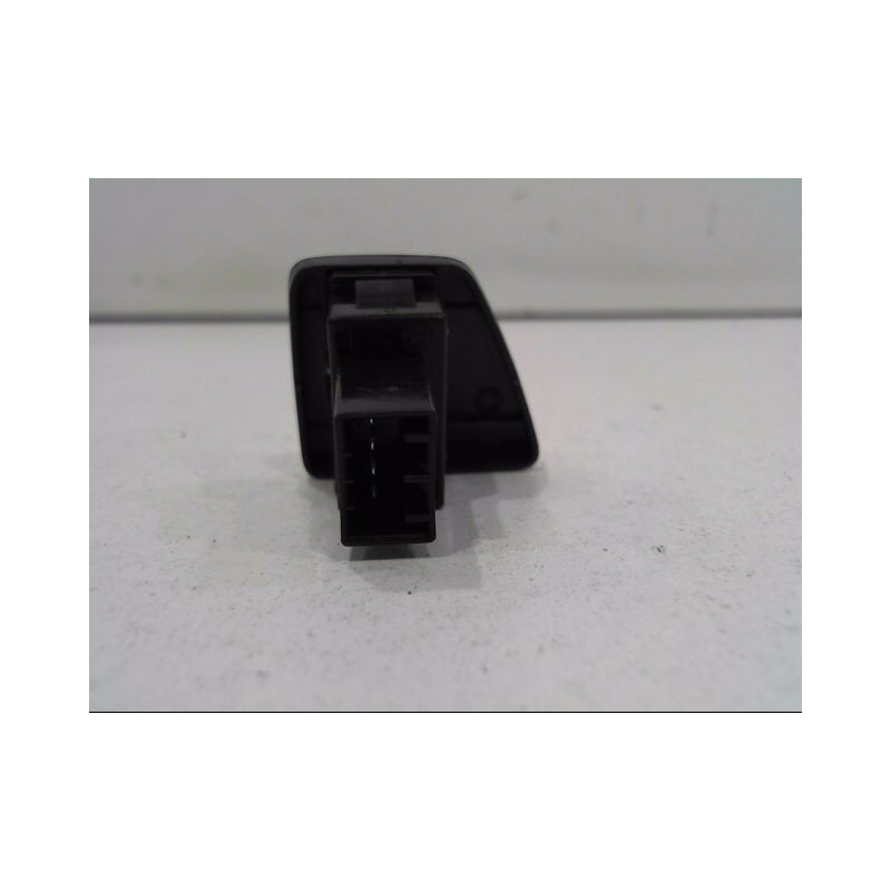 COMMANDE LEVE-GLACE PORTE AVD FIAT 500