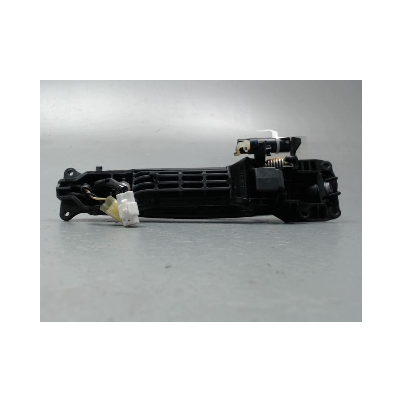 POIGNEE EXTERIEURE PORTE AVANT DROIT SUZUKI SWIFT -03/05