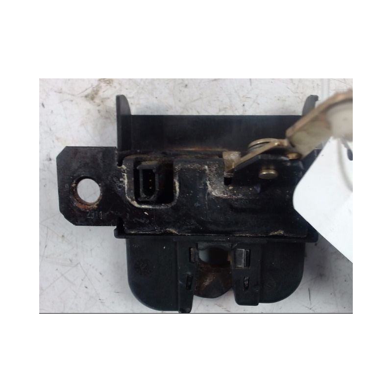SERRURE HAYON  VOLKSWAGEN GOLF IV 98-2004